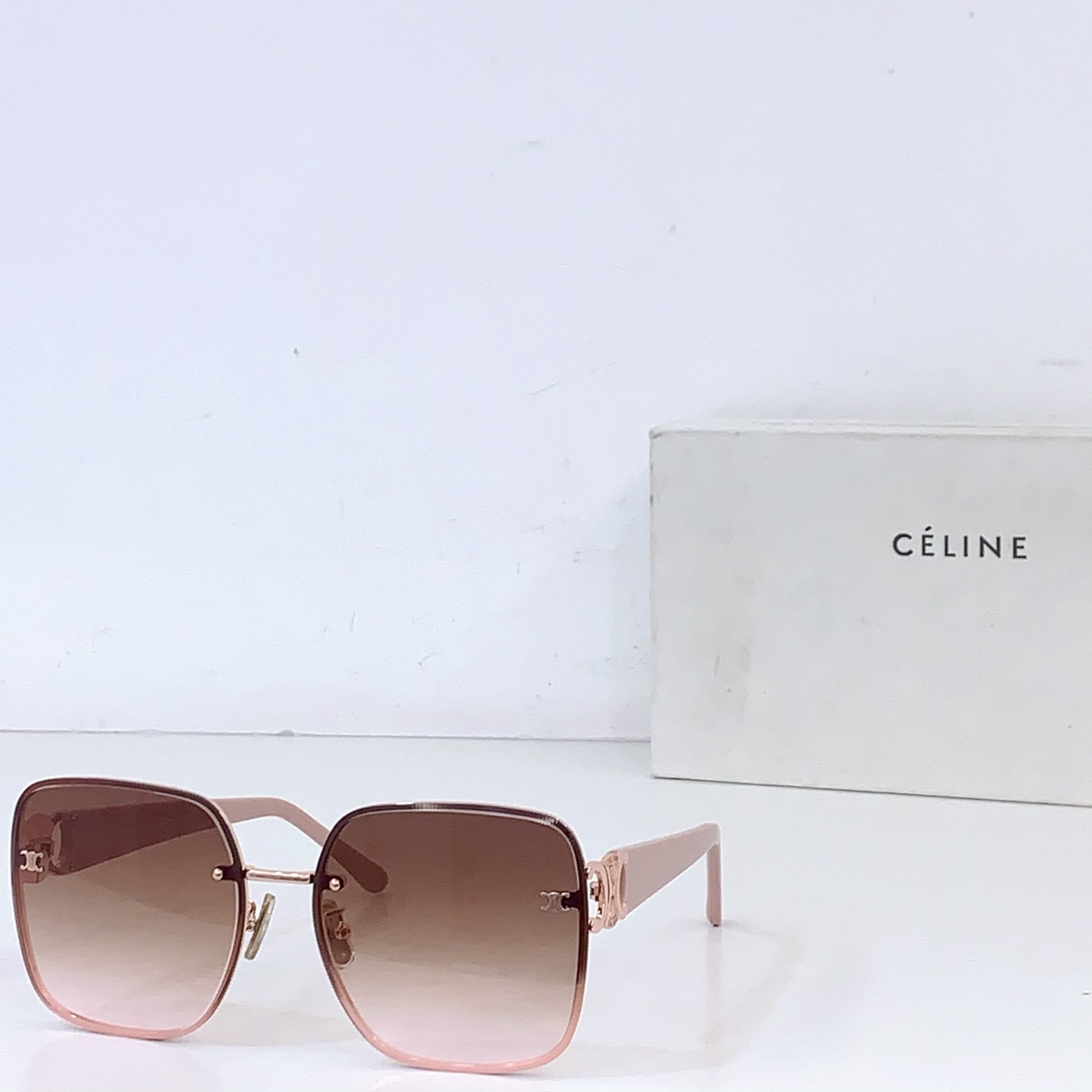 Celine 𝑪𝒆𝒍𝒊𝒏𝒆 𝟮𝟲𝑠𝑠