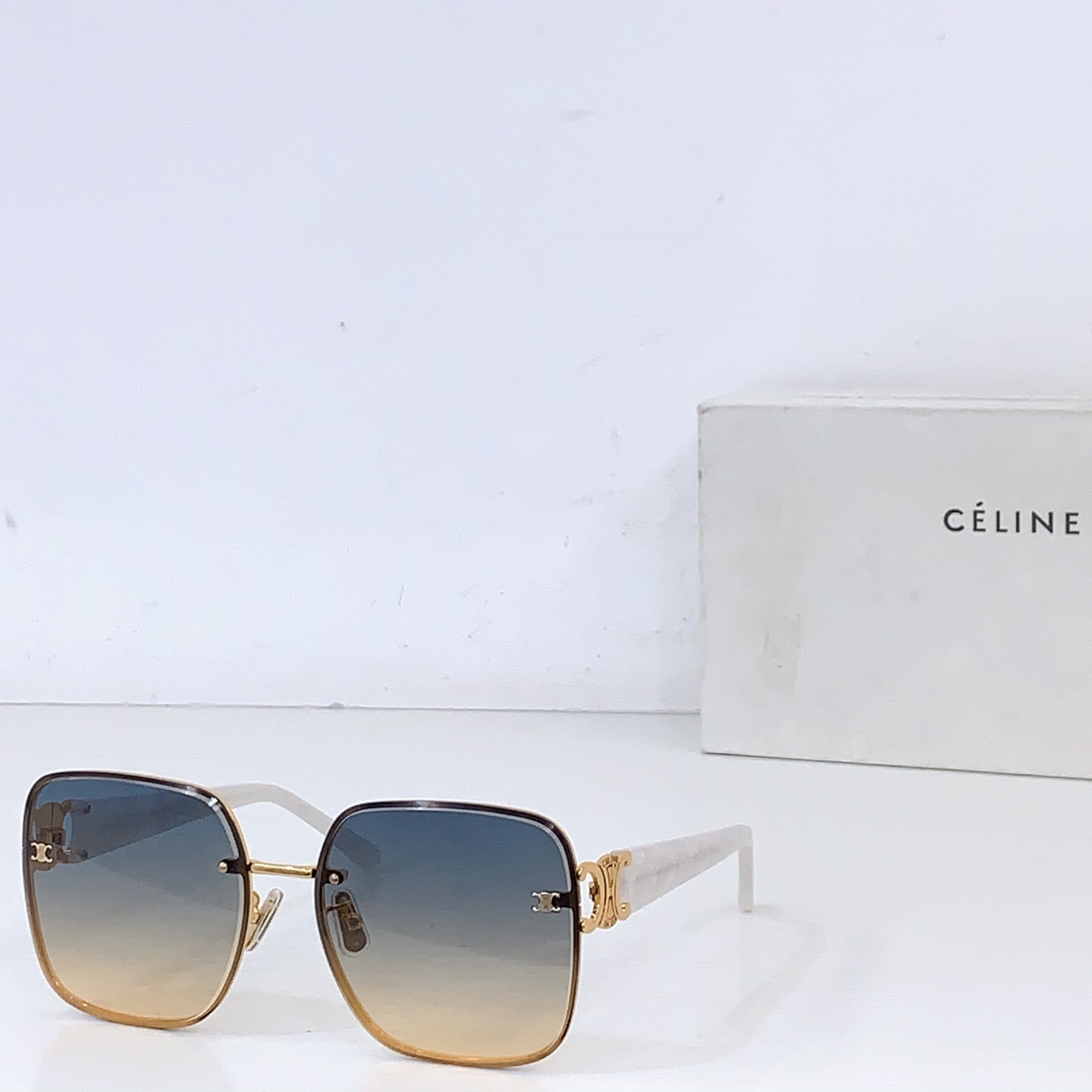 Celine 𝑪𝒆𝒍𝒊𝒏𝒆 𝟮𝟲𝑠𝑠
