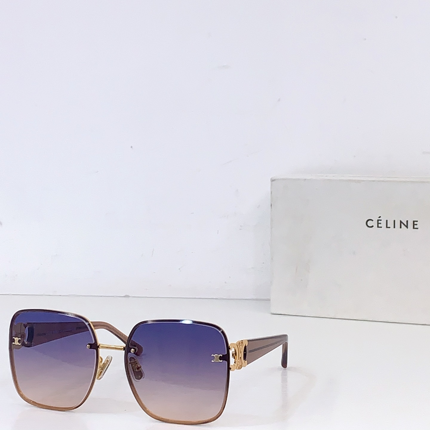 Celine 𝑪𝒆𝒍𝒊𝒏𝒆 𝟮𝟲𝑠𝑠
