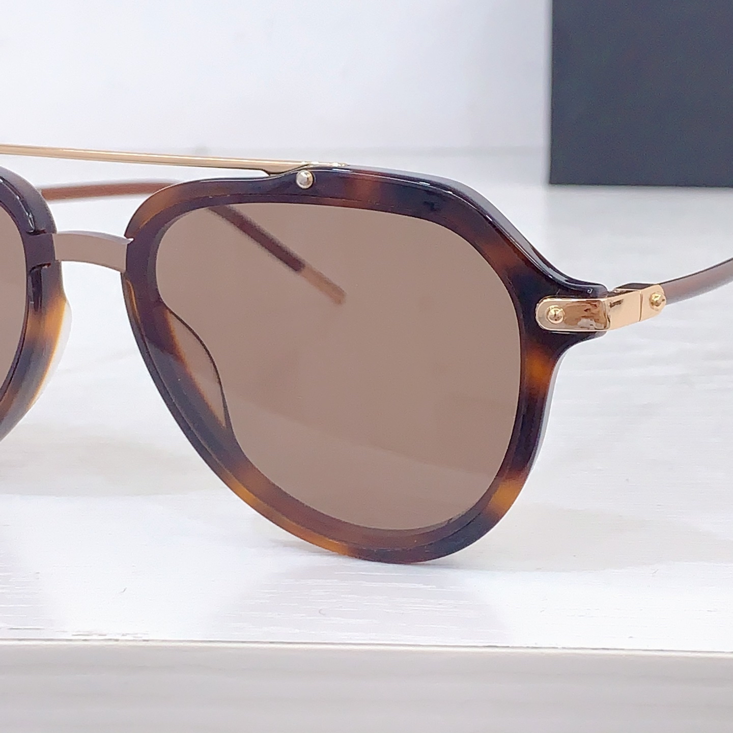 Dolce & Gabbana 𝘿𝙊𝙇𝘾𝙀&𝙂𝘼𝘽𝘽𝘼𝙉𝘼 DG4330