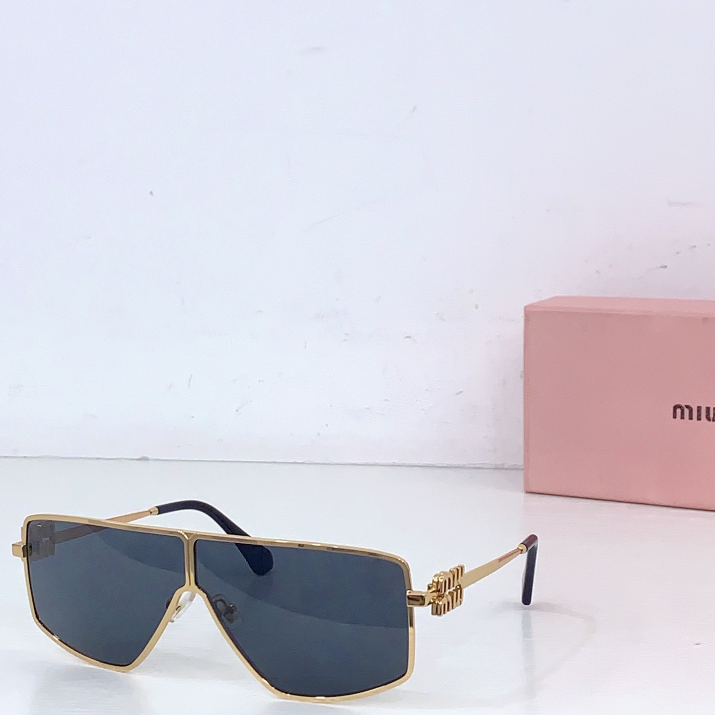 Miu Miu MIU M* MODEL:SMU51Z