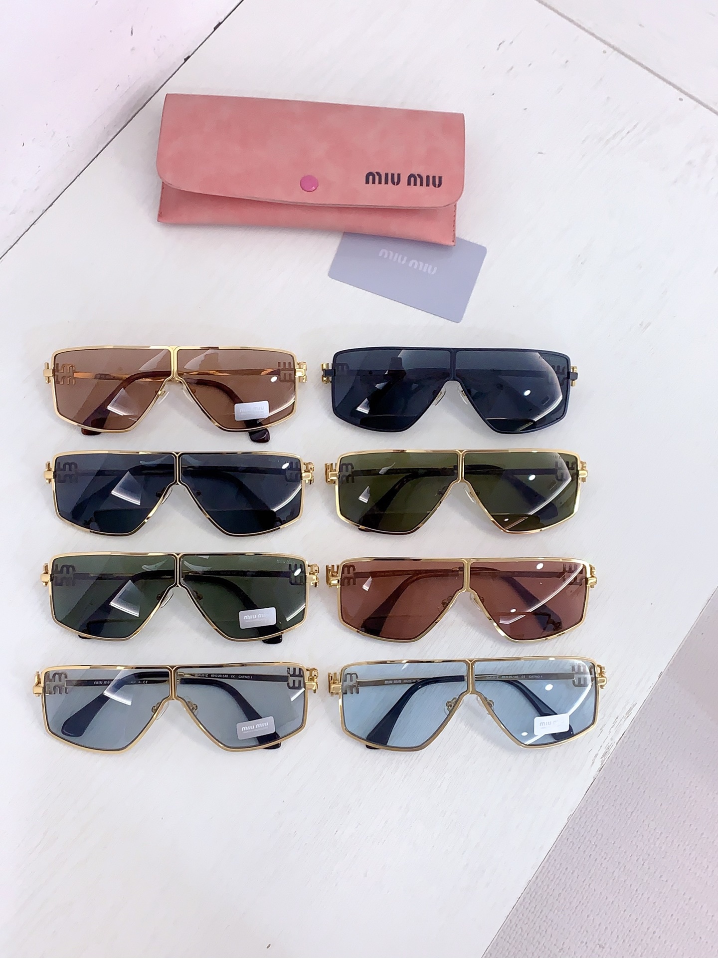 Miu Miu MIU M* MODEL:SMU51Z