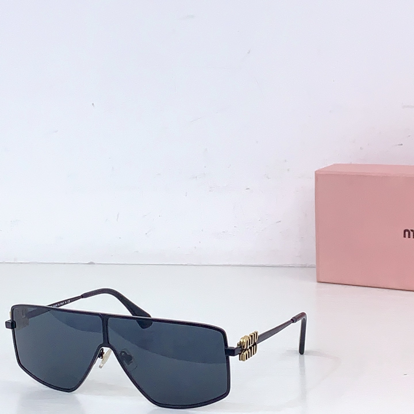Miu Miu MIU M* MODEL:SMU51Z