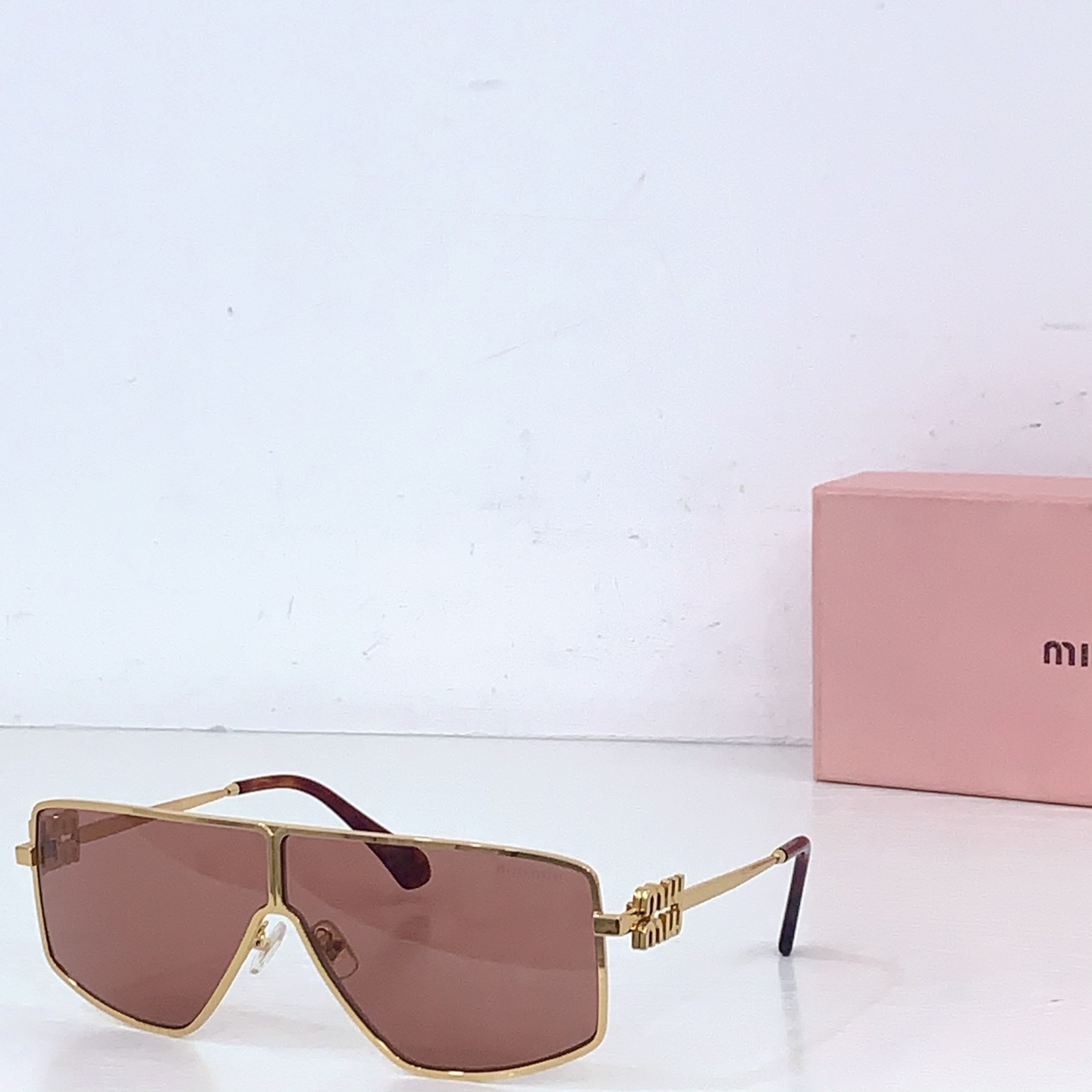 Miu Miu MIU M* MODEL:SMU51Z