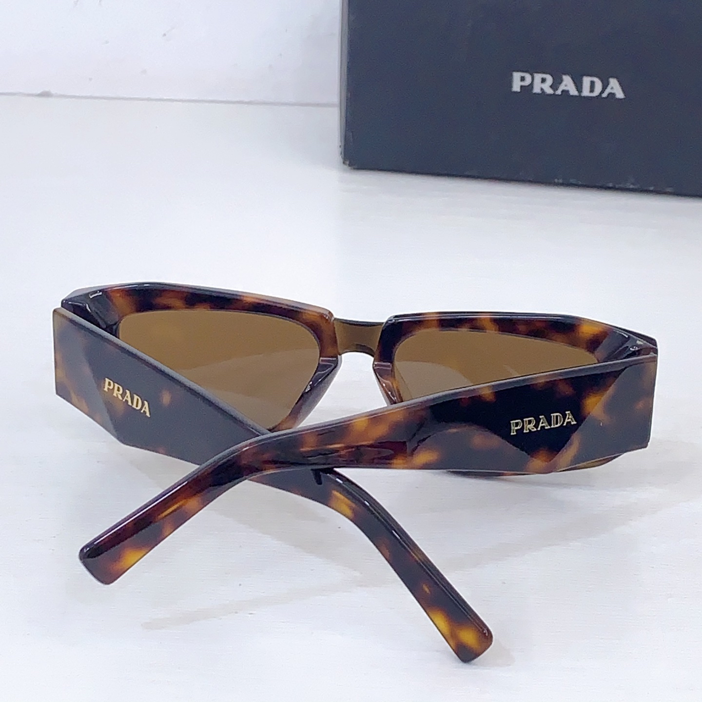 Prada PRAD* MODEL：PR 2152S SIZE：52口19-145