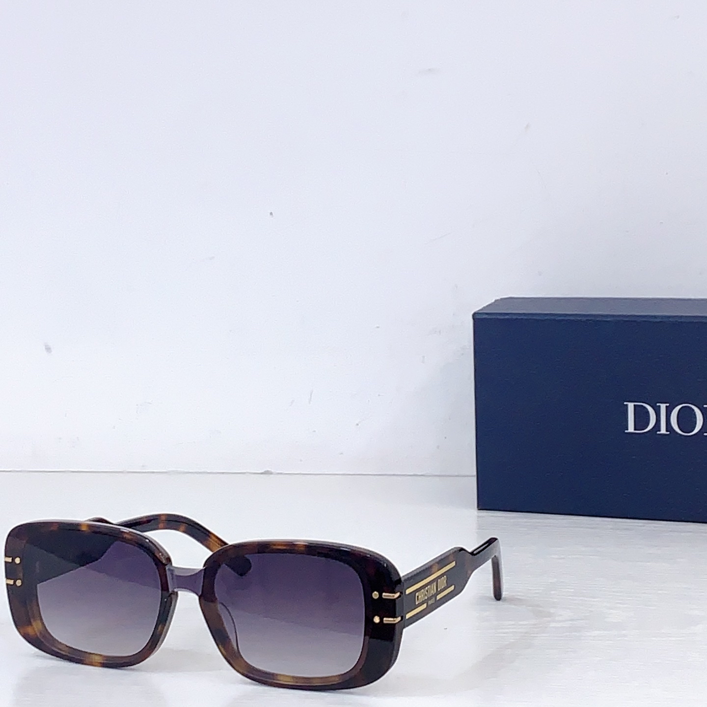 Dior DIO*