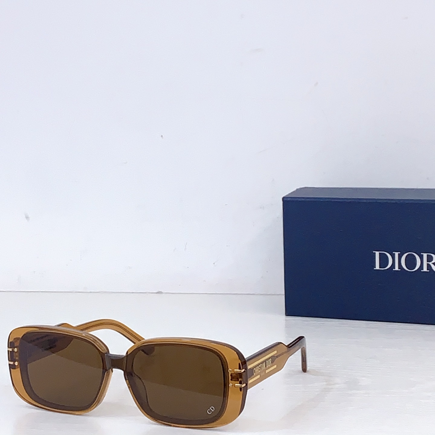 Dior DIO*
