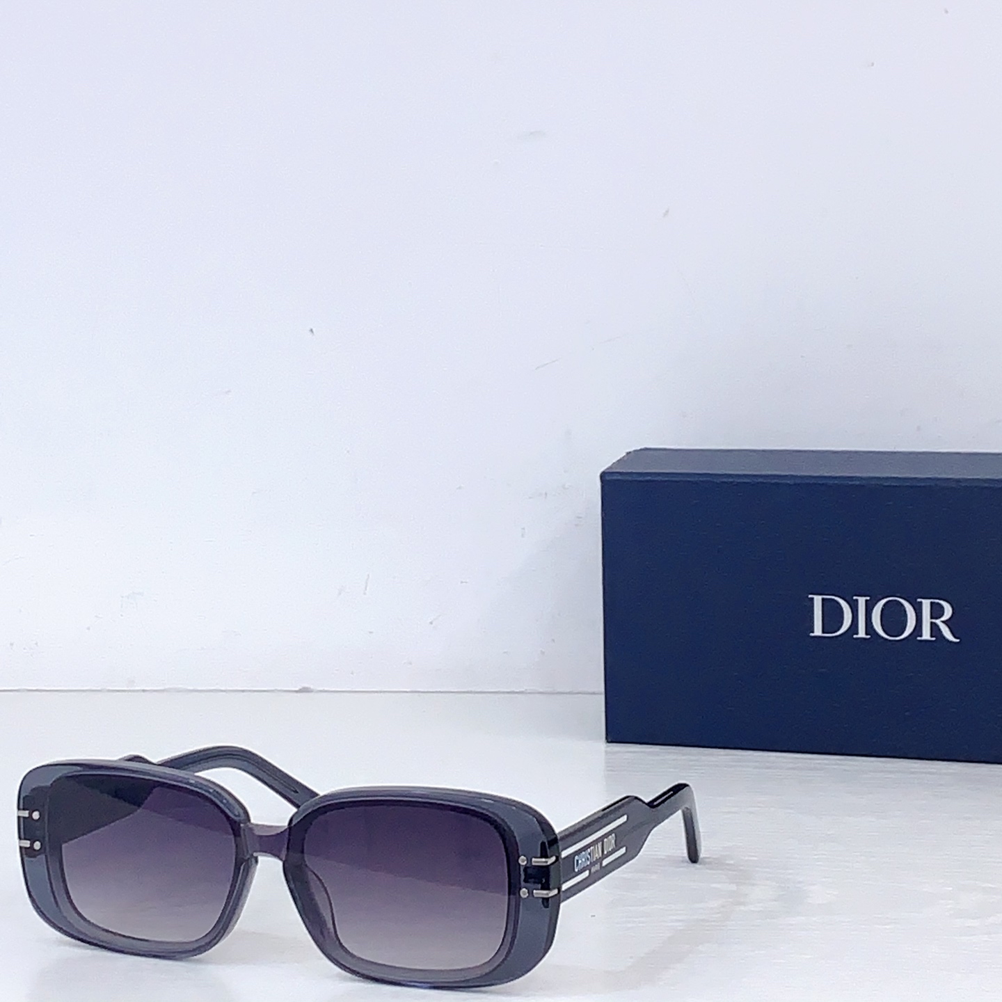 Dior DIO*