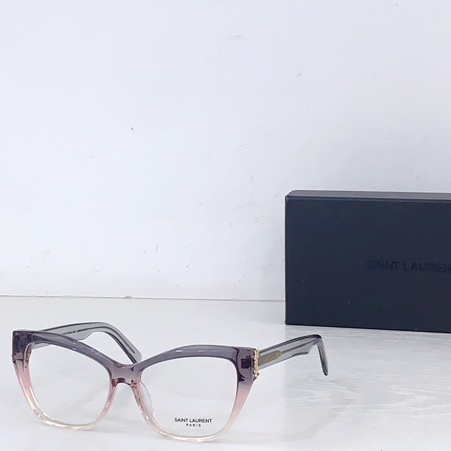 Saint Laurent SAINT LAUREN*
