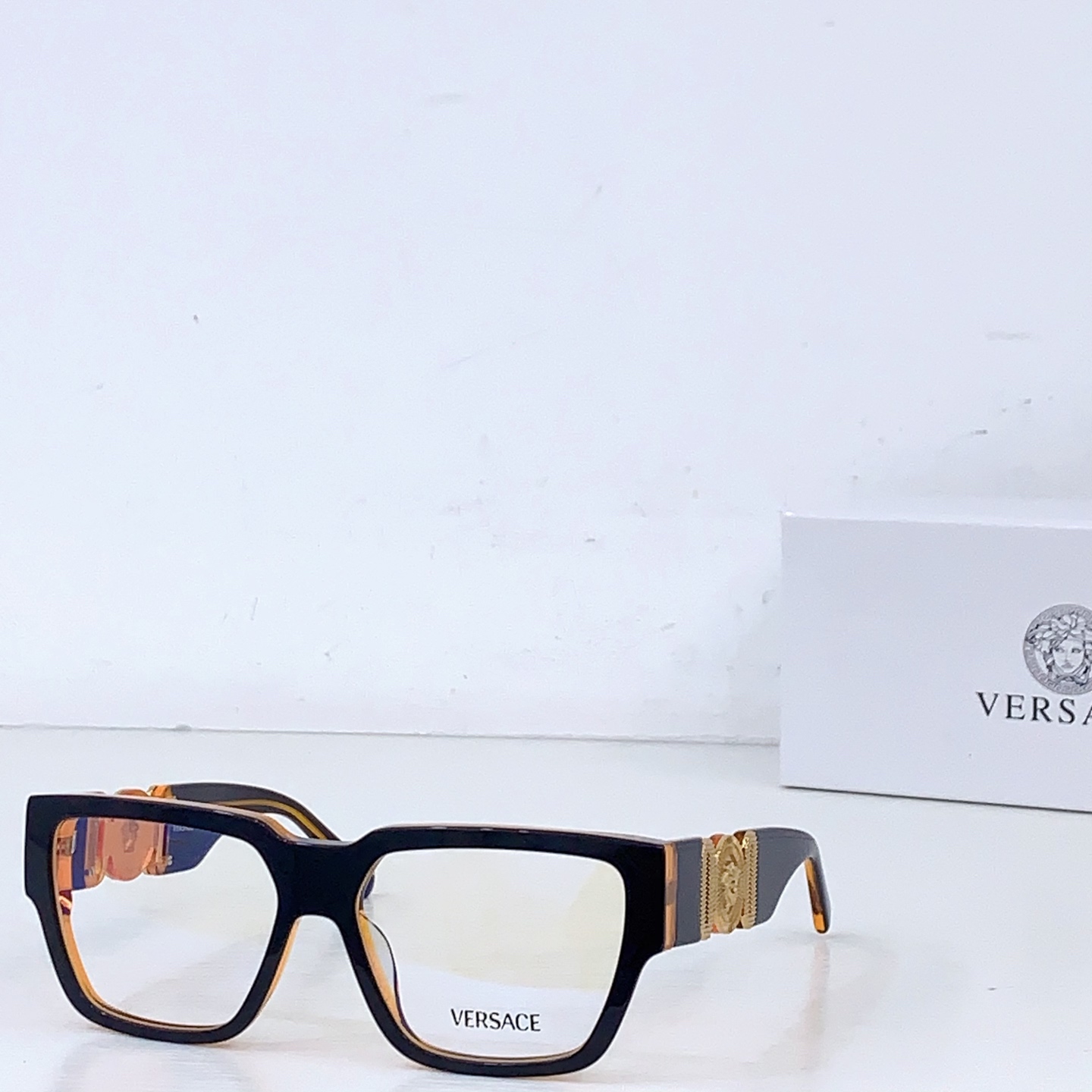 Versace 𝙑𝙀𝙍𝙎𝘼𝘾*