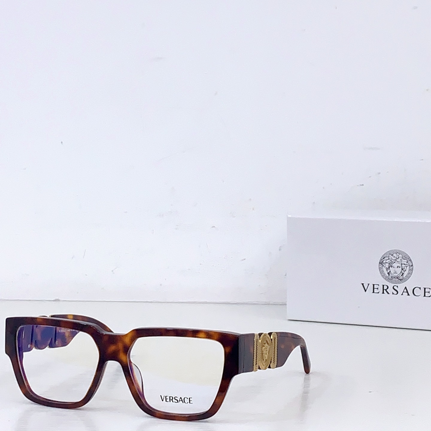 Versace 𝙑𝙀𝙍𝙎𝘼𝘾*