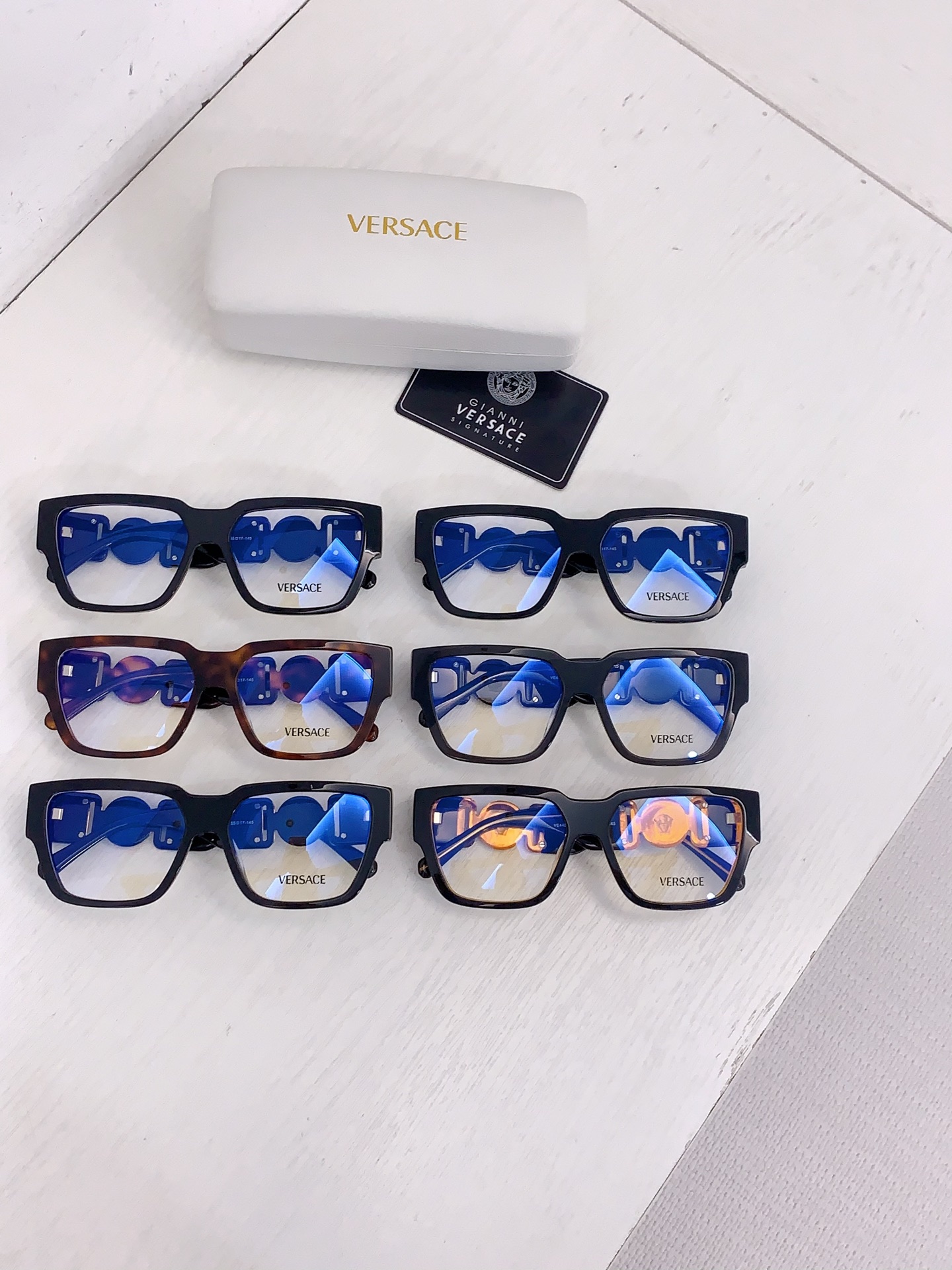 Versace 𝙑𝙀𝙍𝙎𝘼𝘾*