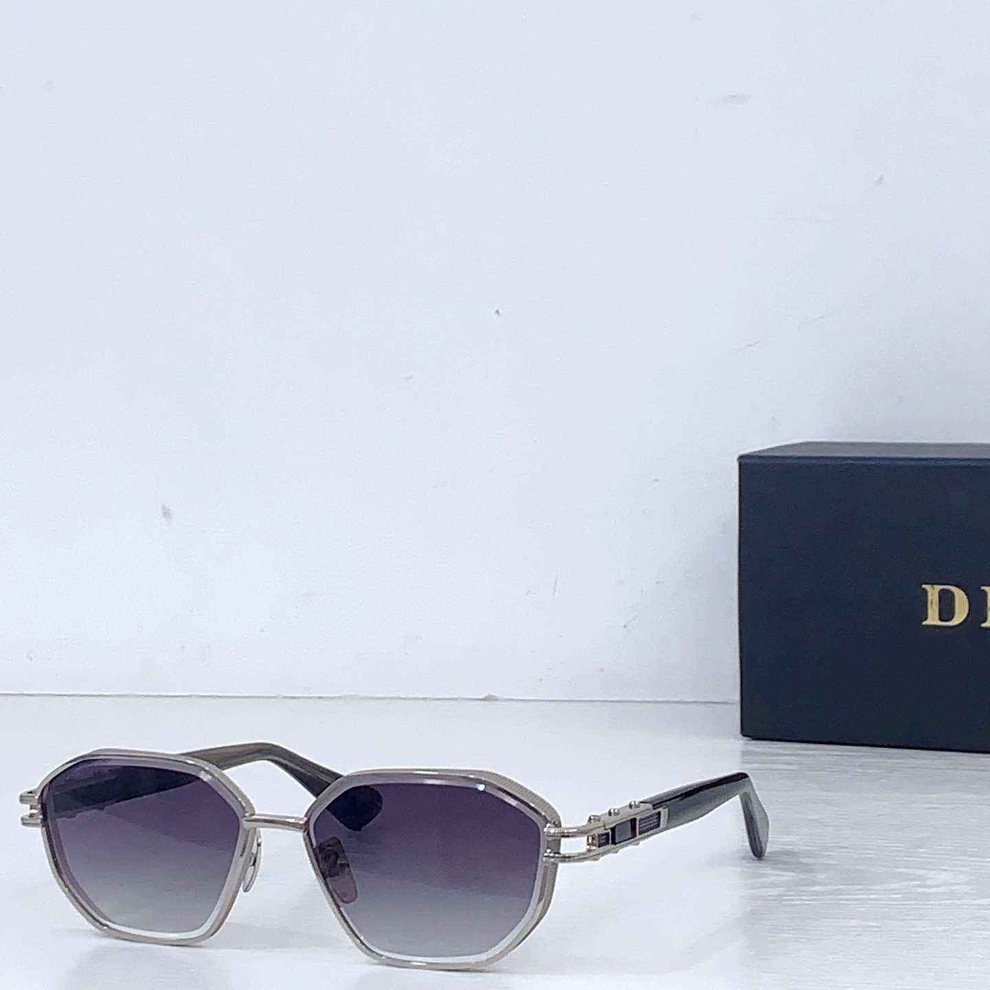Unknown DITA*MODEL：DTS473-B