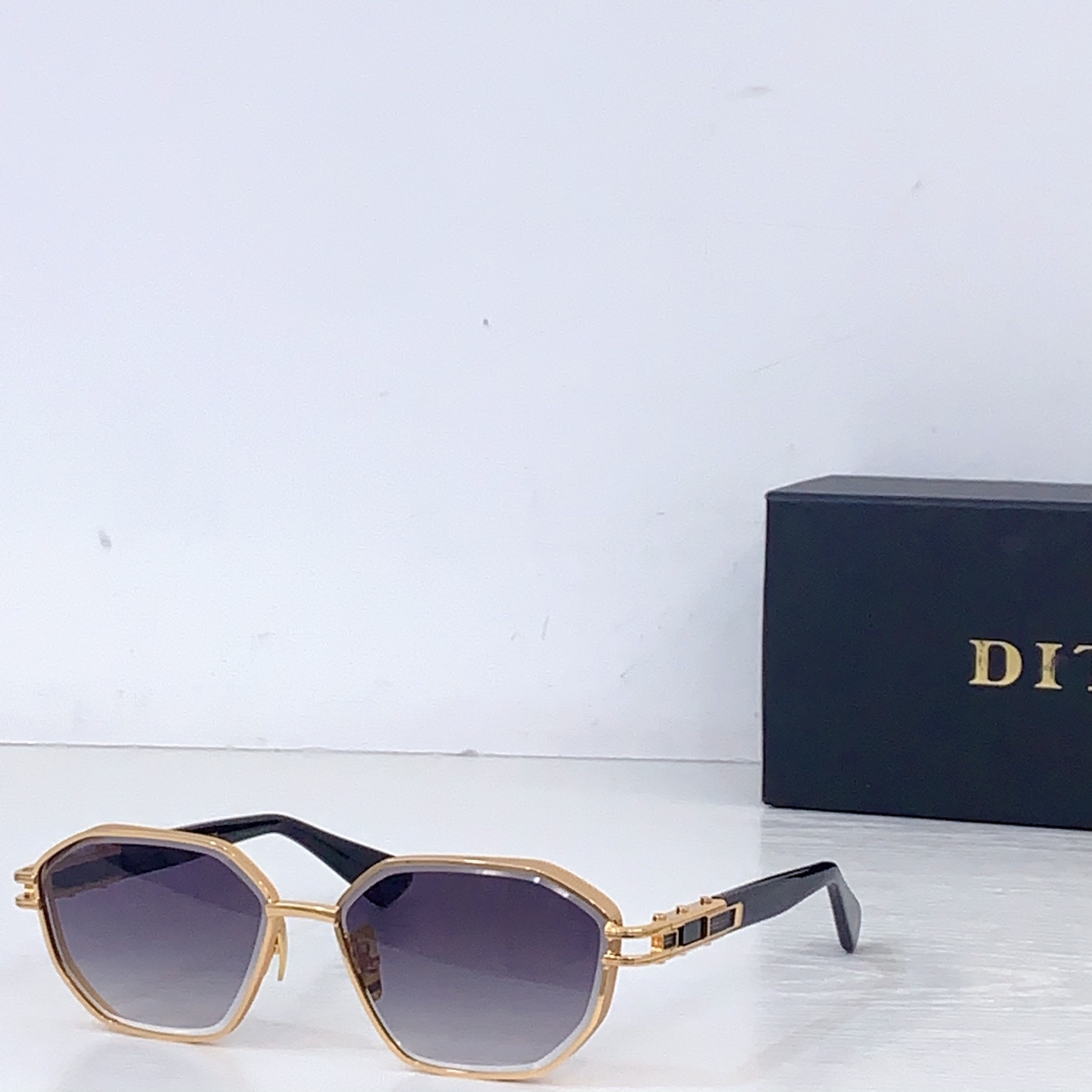 Unknown DITA*MODEL：DTS473-B