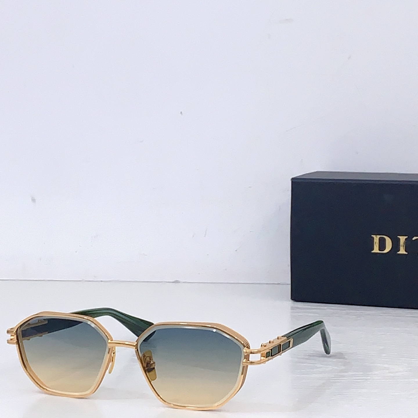Unknown DITA*MODEL：DTS473-B
