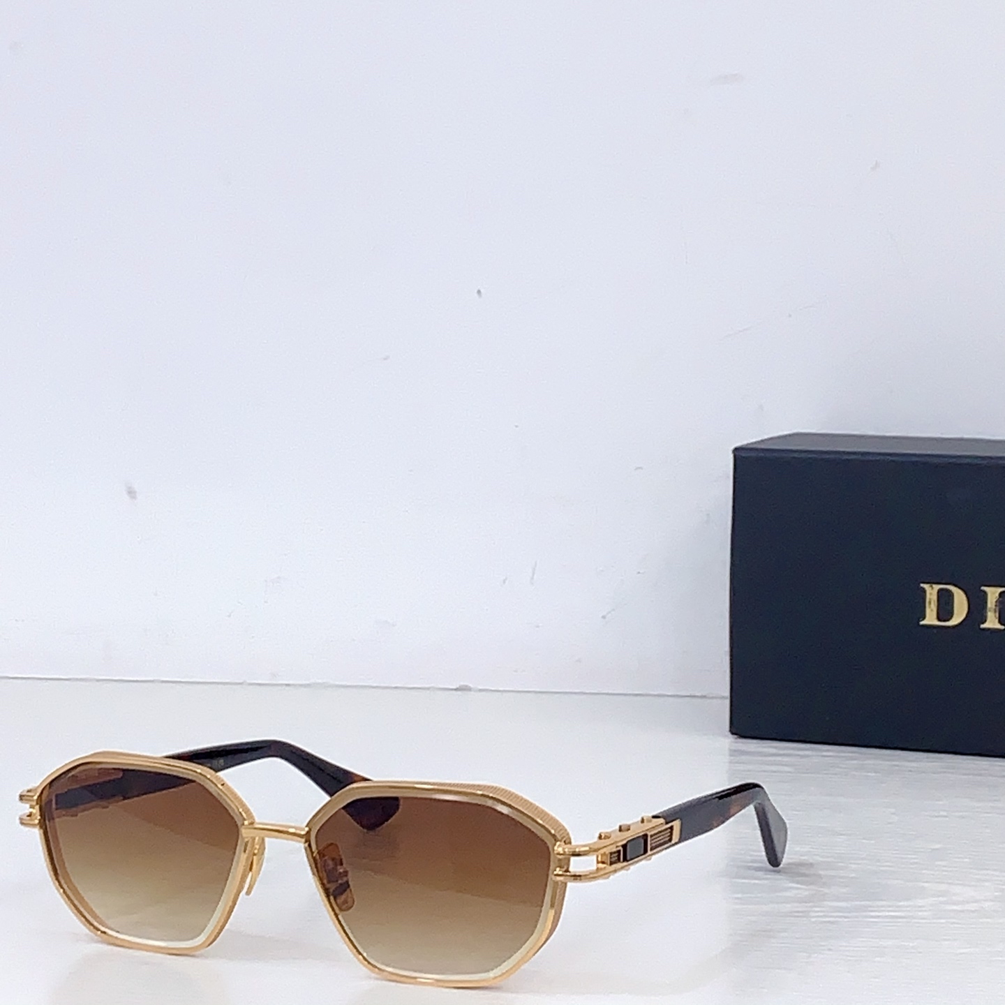Unknown DITA*MODEL：DTS473-B
