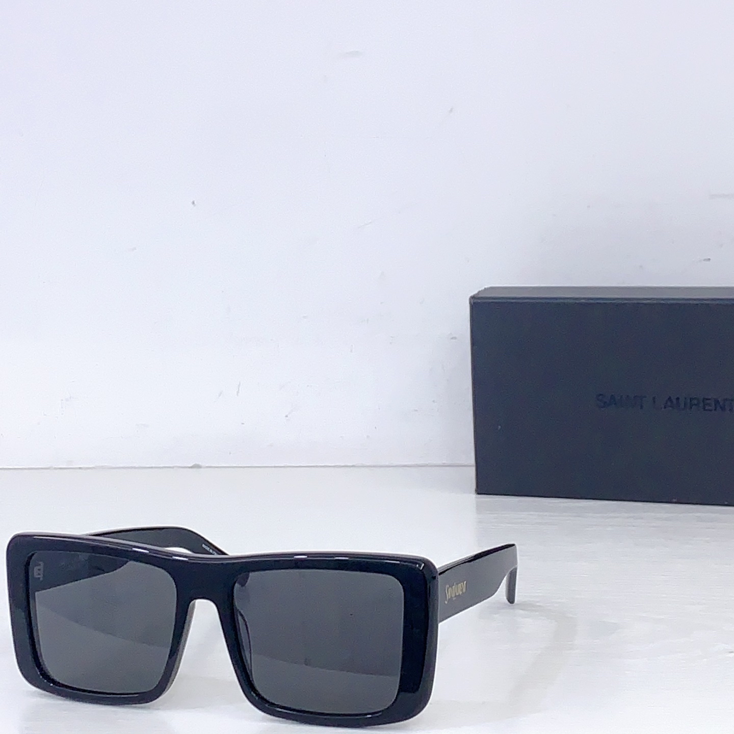 Saint Laurent SAINT LAUREN*