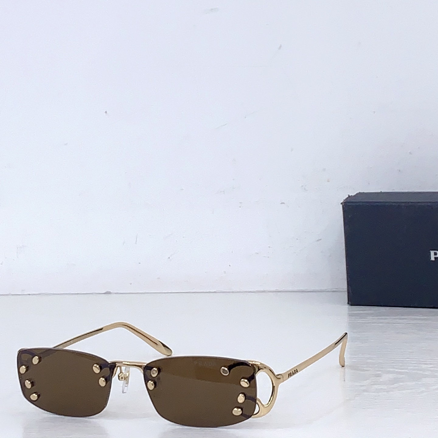 Prada PRAD*