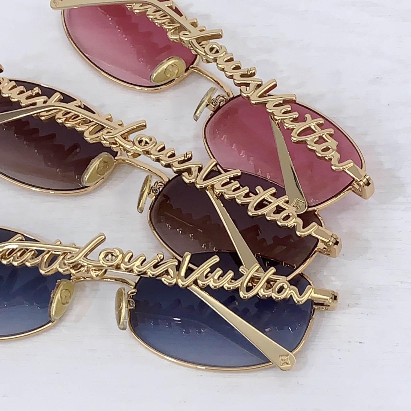Louis Vuitton LOUIS VUITTO*官网
