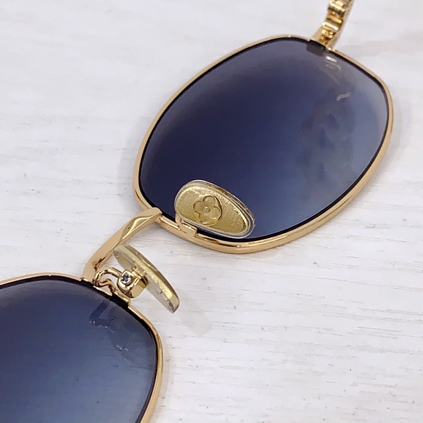 Louis Vuitton LOUIS VUITTO*官网