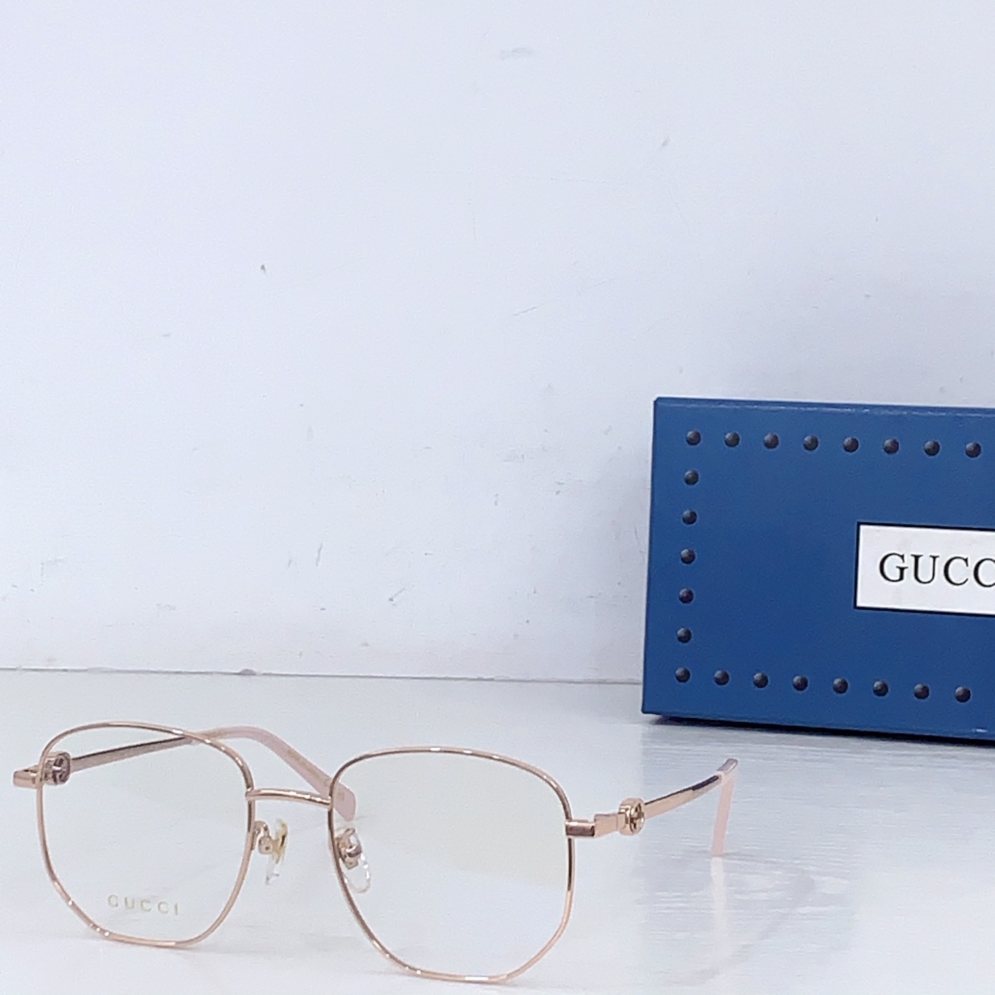 Gucci GUCC*
