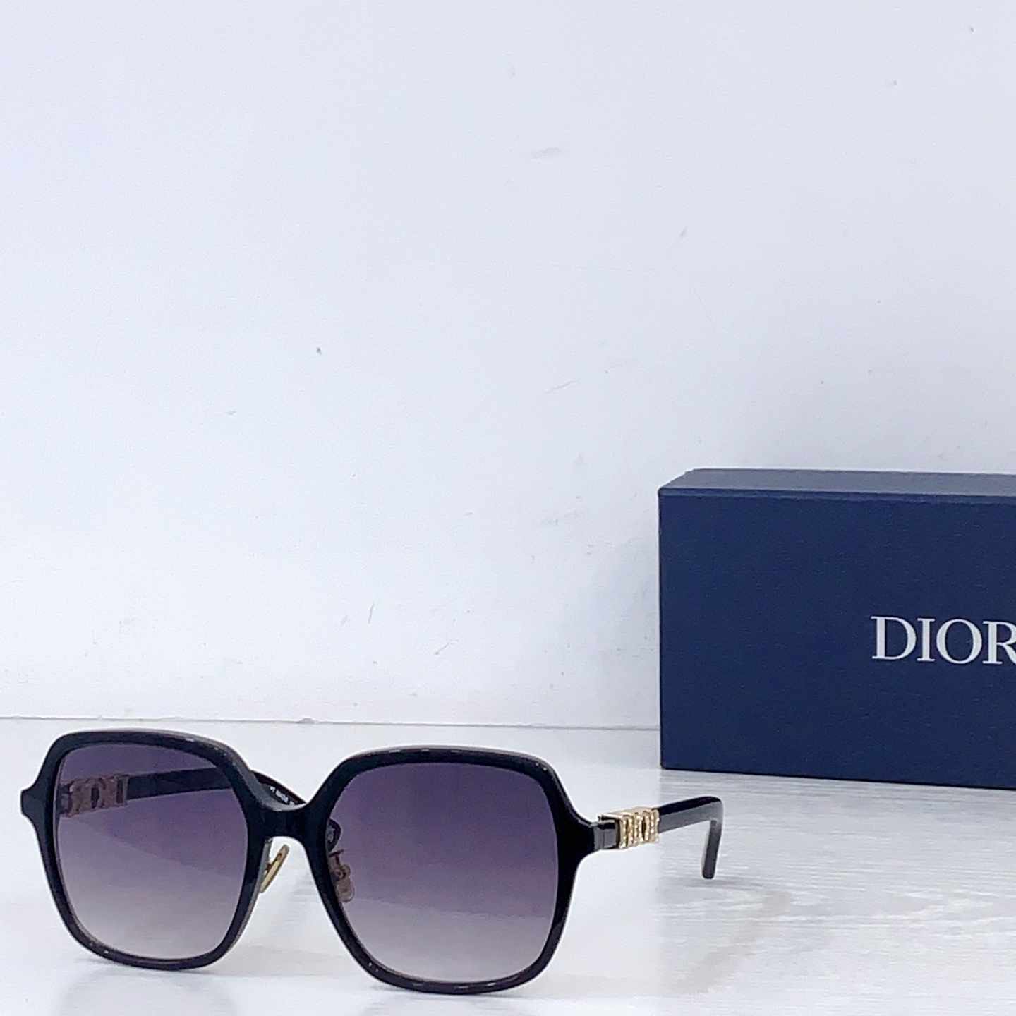 Dior DIO*