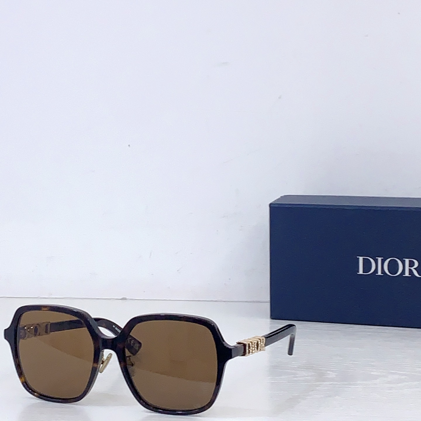Dior DIO*