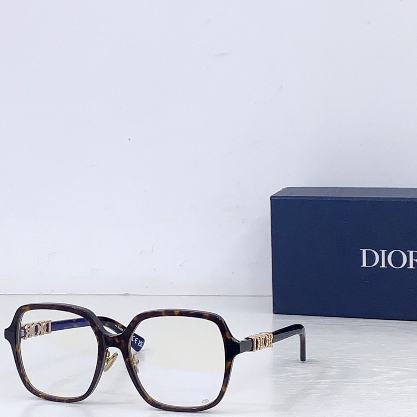 Dior DIO*