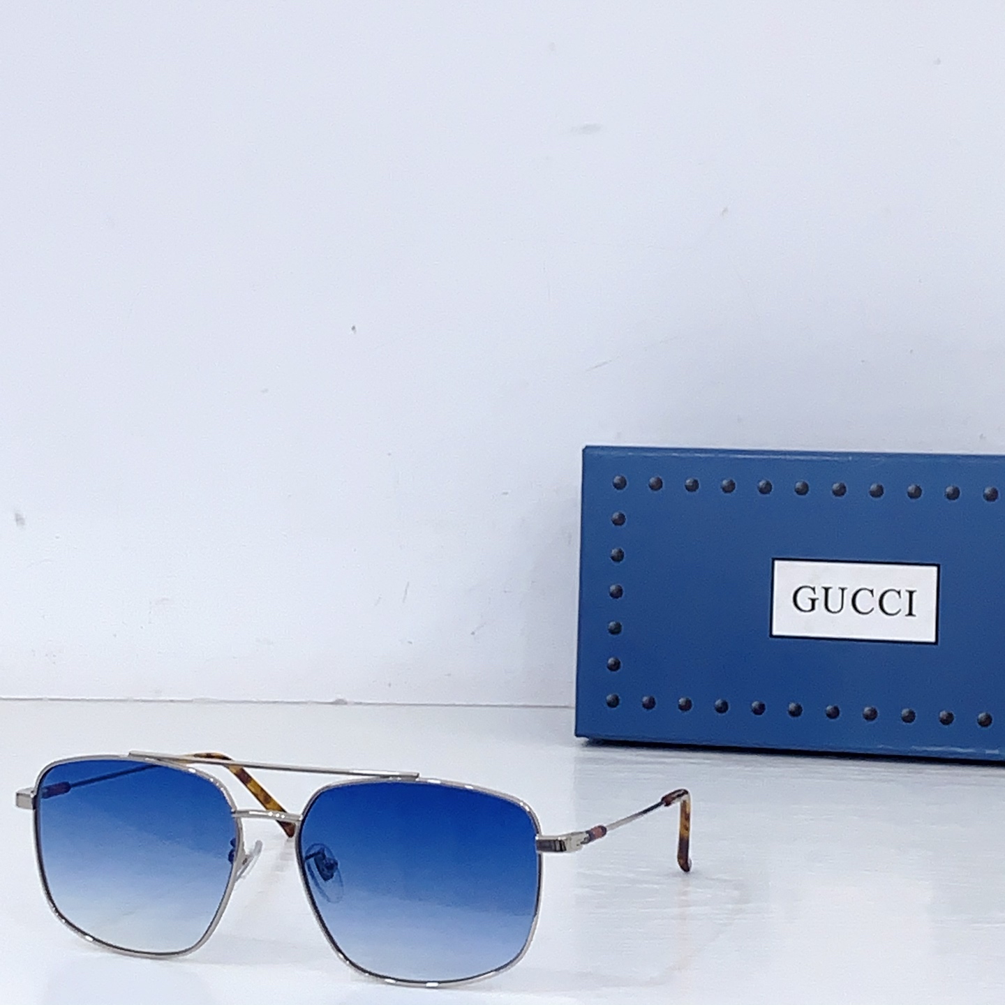 Gucci GUCC*