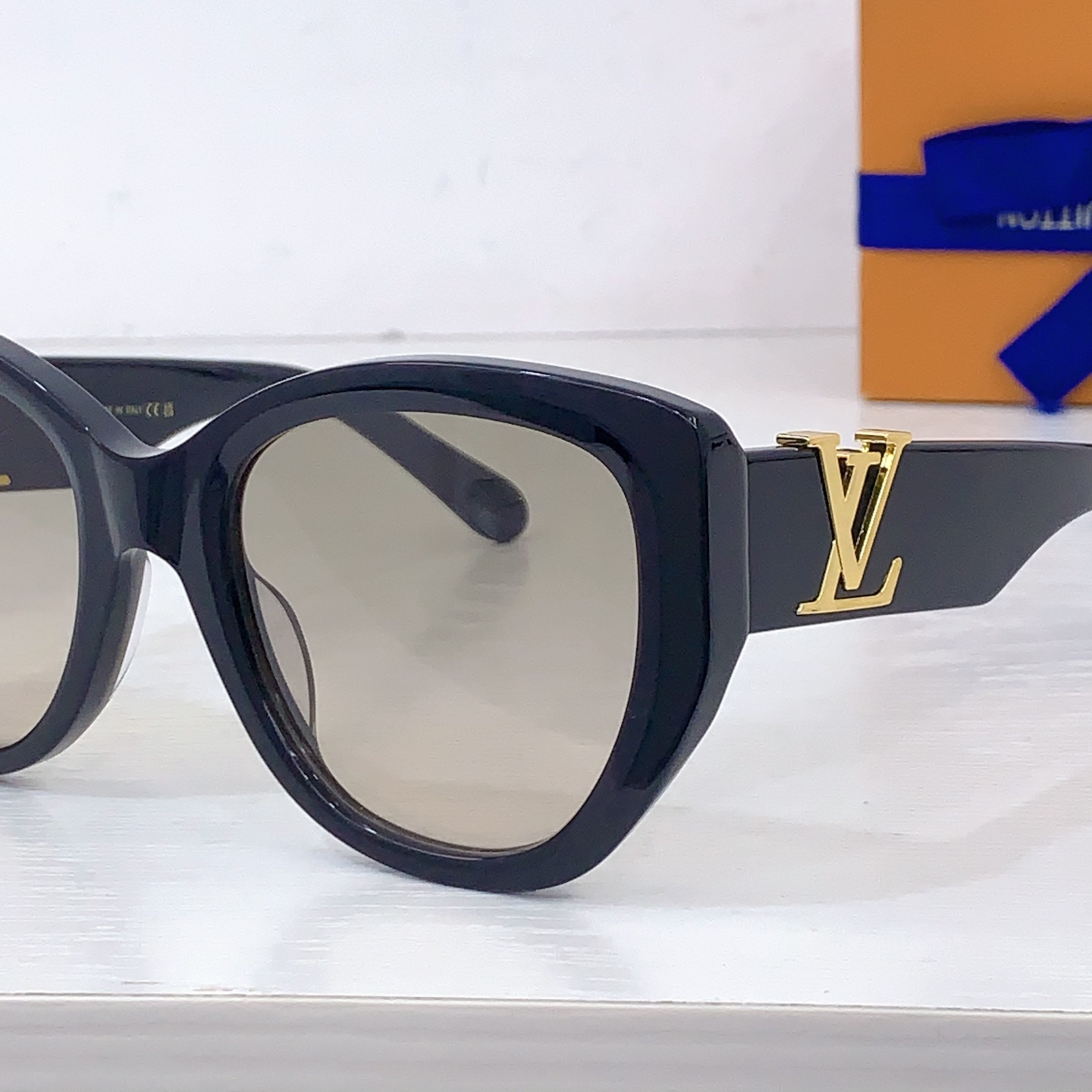 Louis Vuitton LOUIS VUITTO* MODEL：Z1733W SIZE：57口23-140
