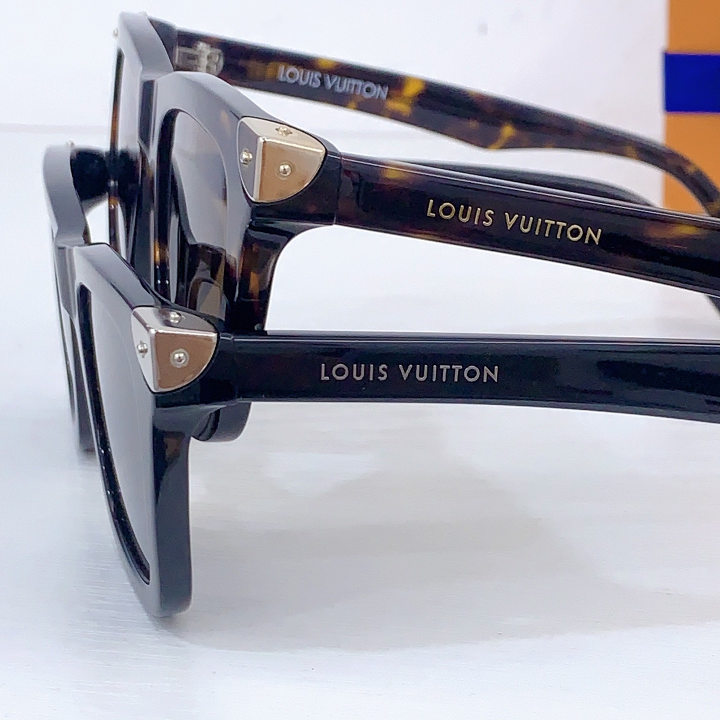 Louis Vuitton LOUIS VUITTO*