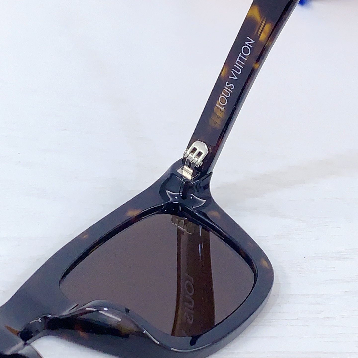 Louis Vuitton LOUIS VUITTO*