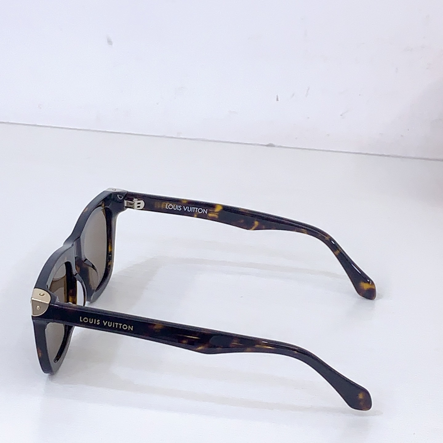 Louis Vuitton LOUIS VUITTO*