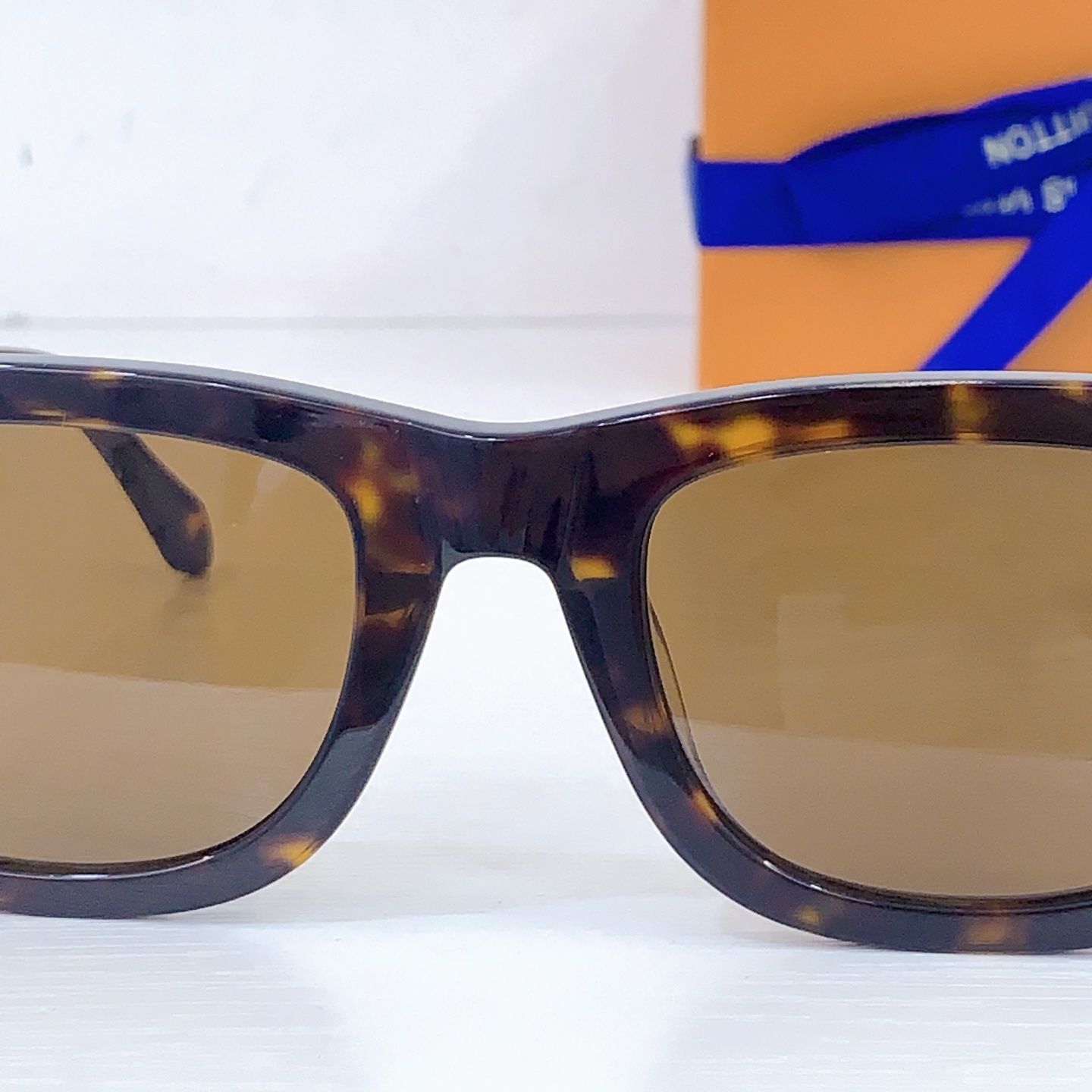 Louis Vuitton LOUIS VUITTO*