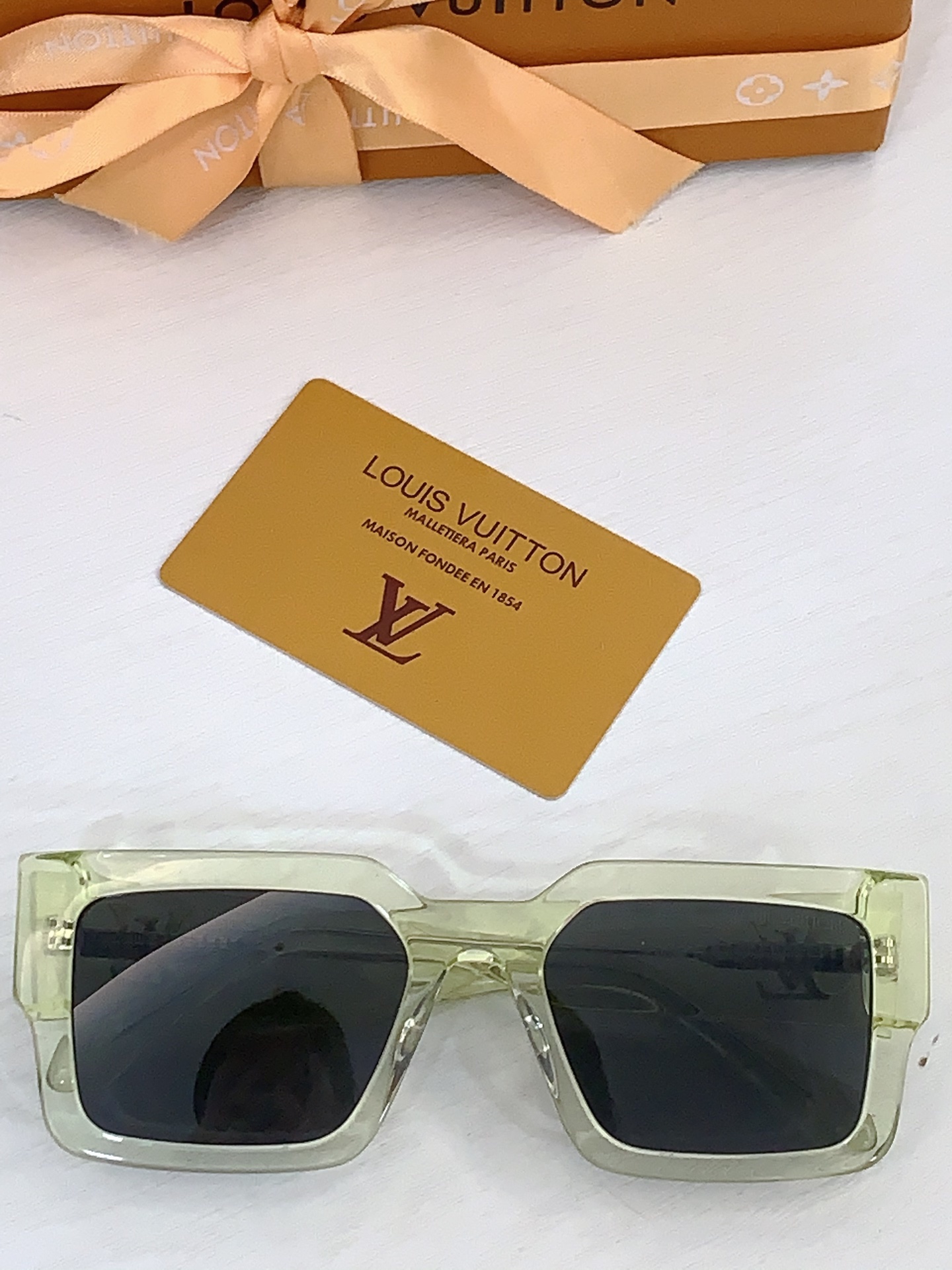 Louis Vuitton Louis Vuitto*