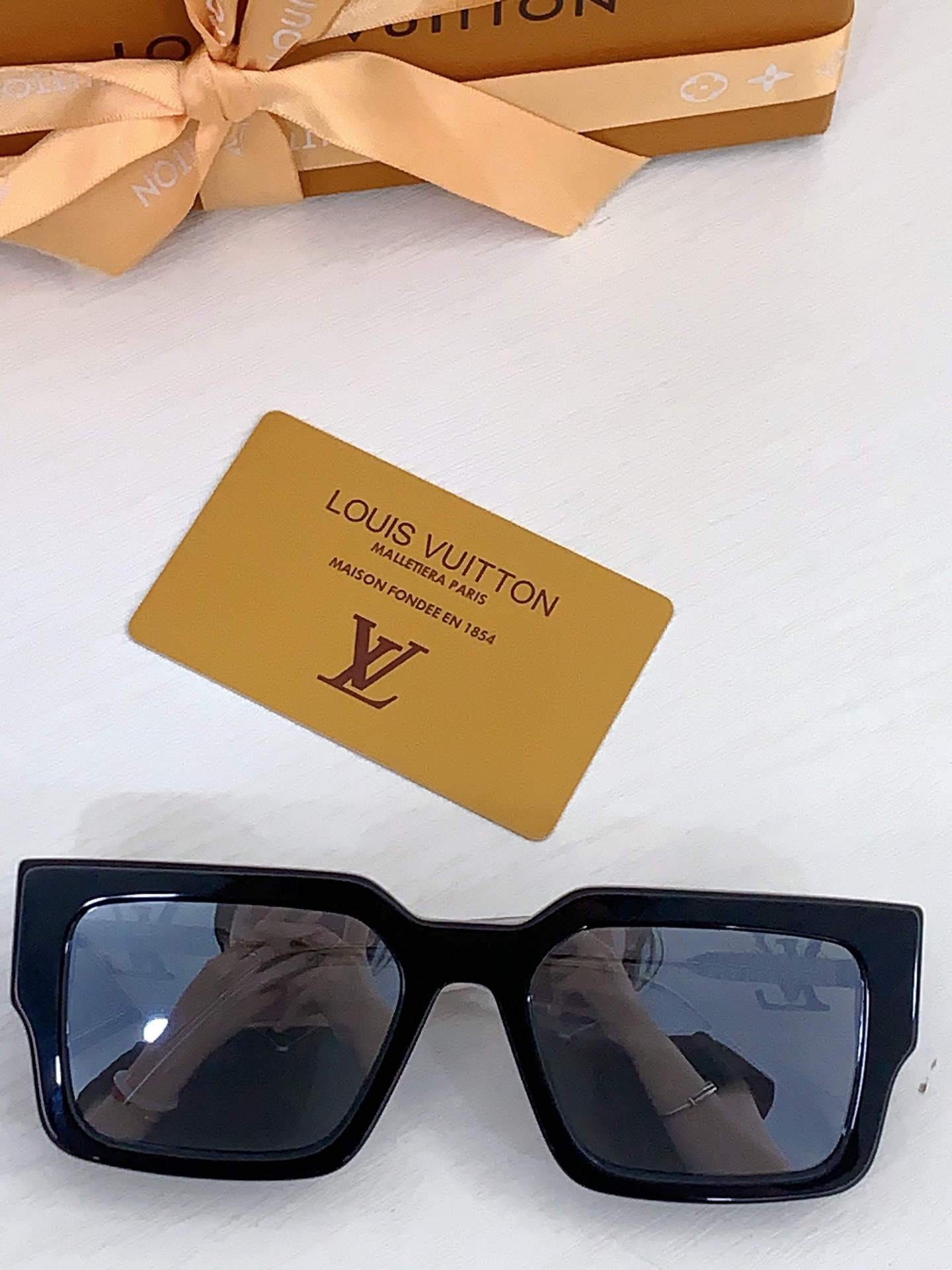 Louis Vuitton Louis Vuitto*