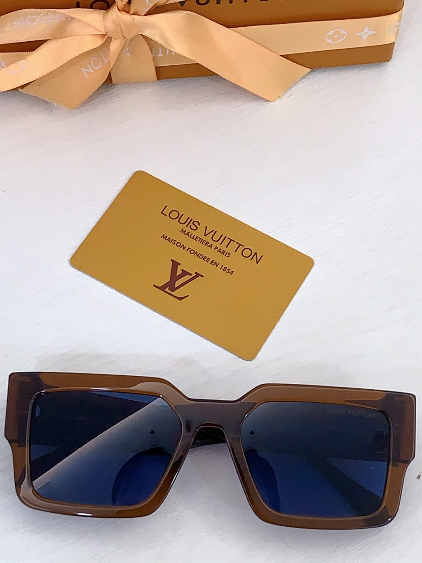 Louis Vuitton Louis Vuitto*