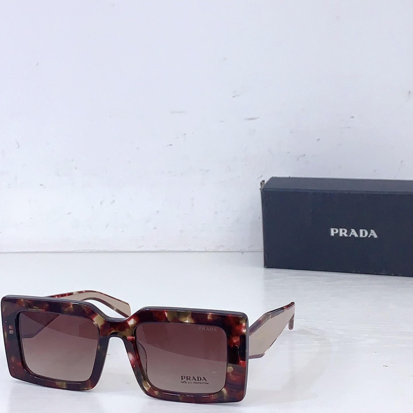 Prada PRAD*