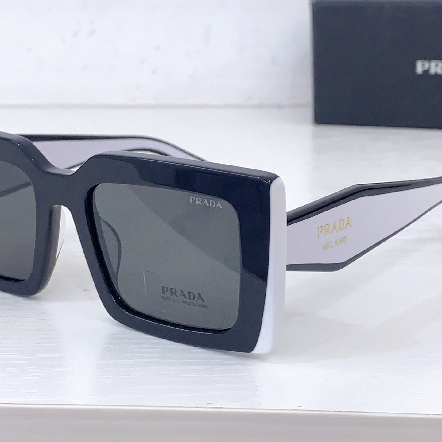 Prada PRAD*