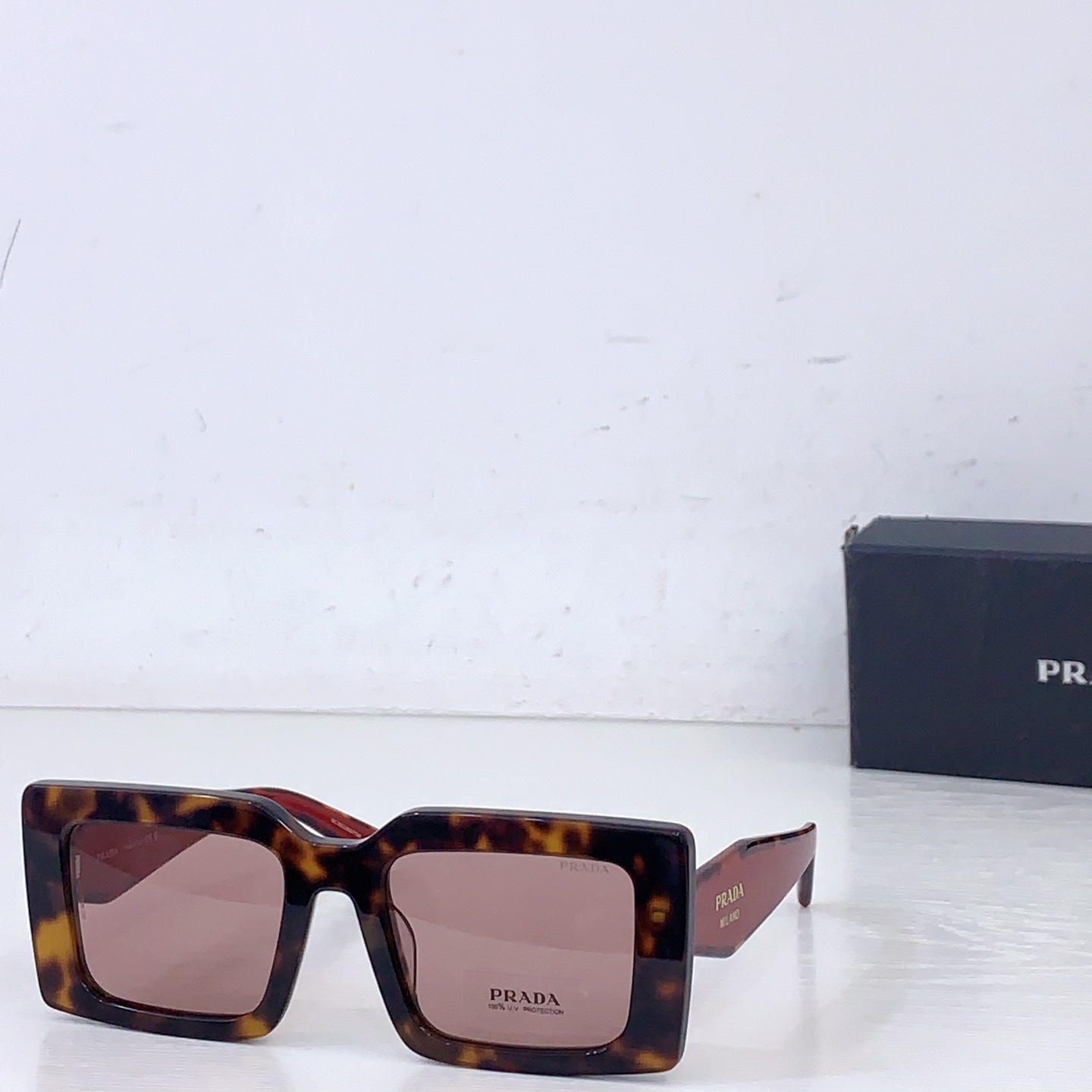 Prada PRAD*