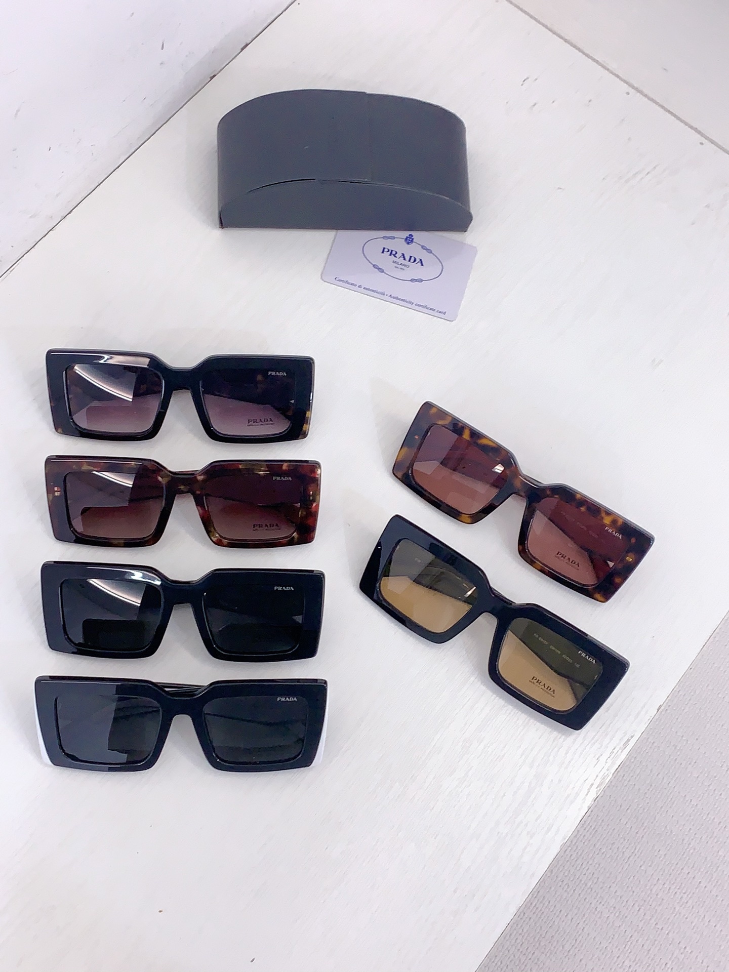 Prada PRAD*