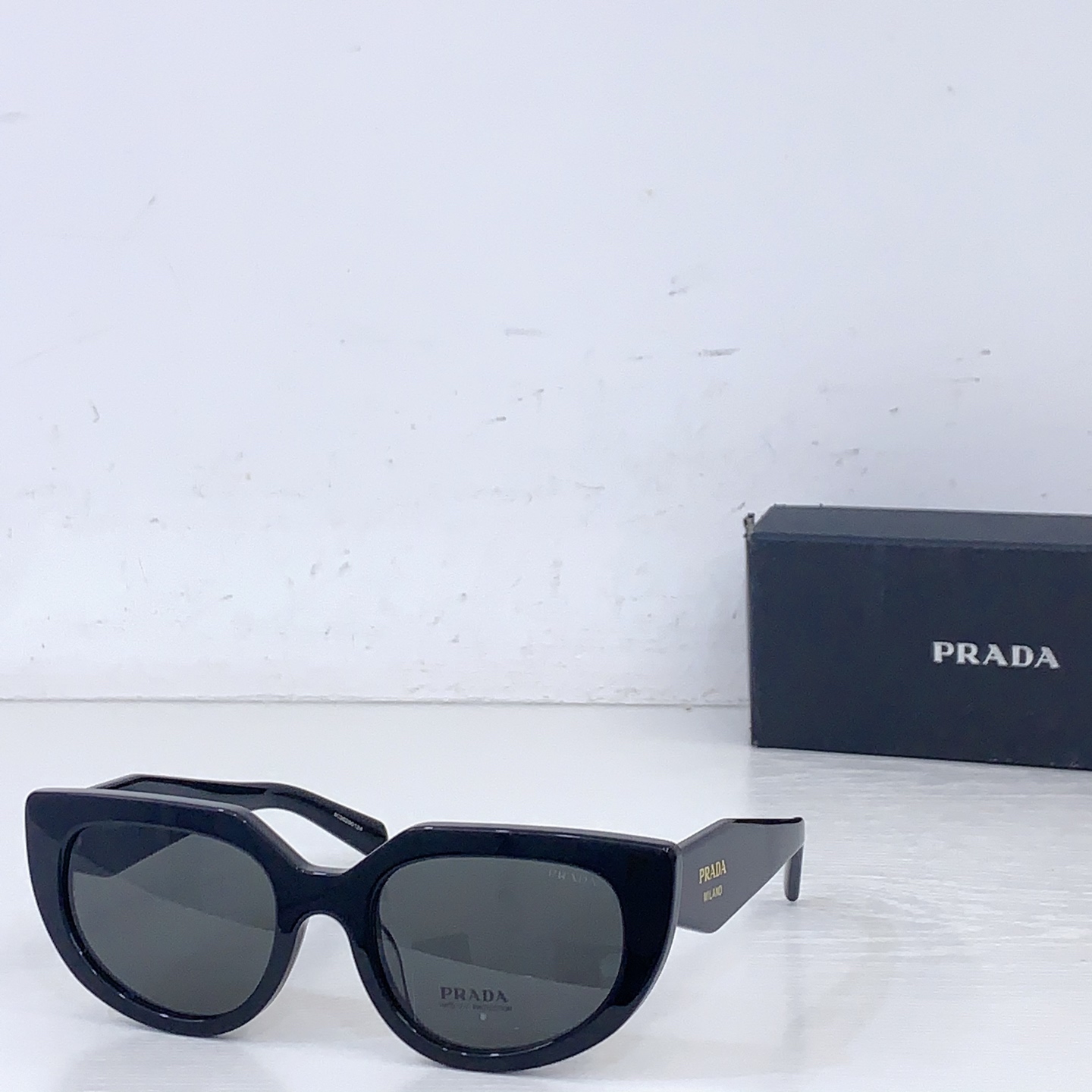 Prada PRAD*