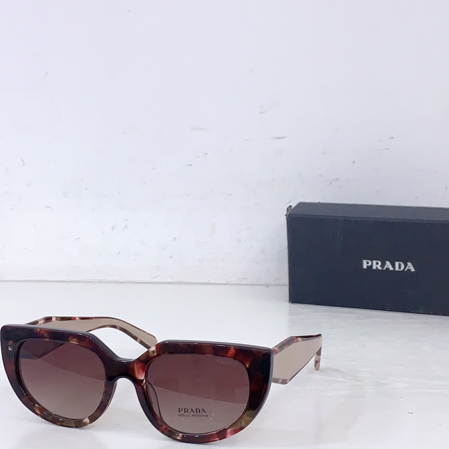 Prada PRAD*
