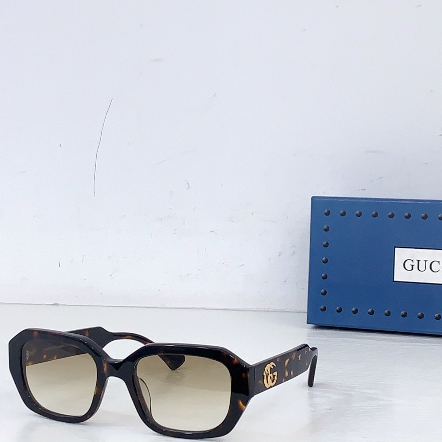Gucci GUCC*