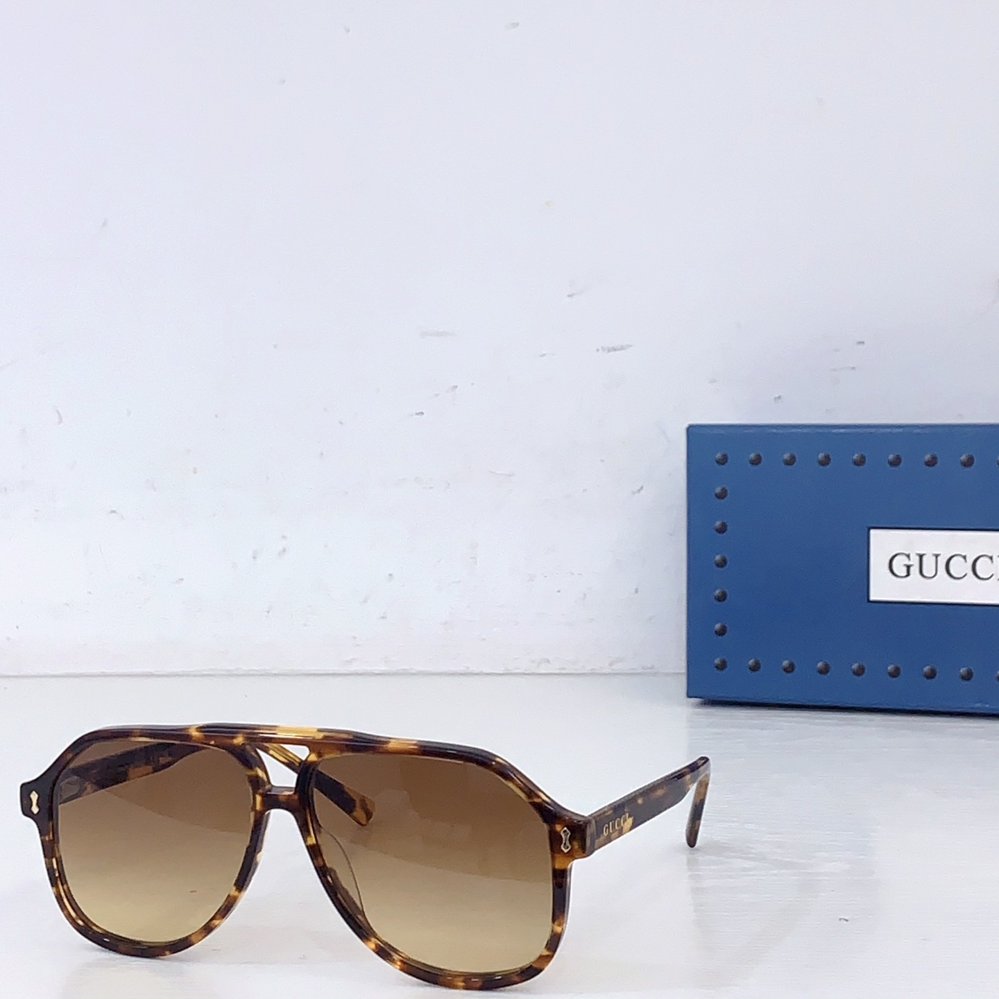 Gucci GUCC*