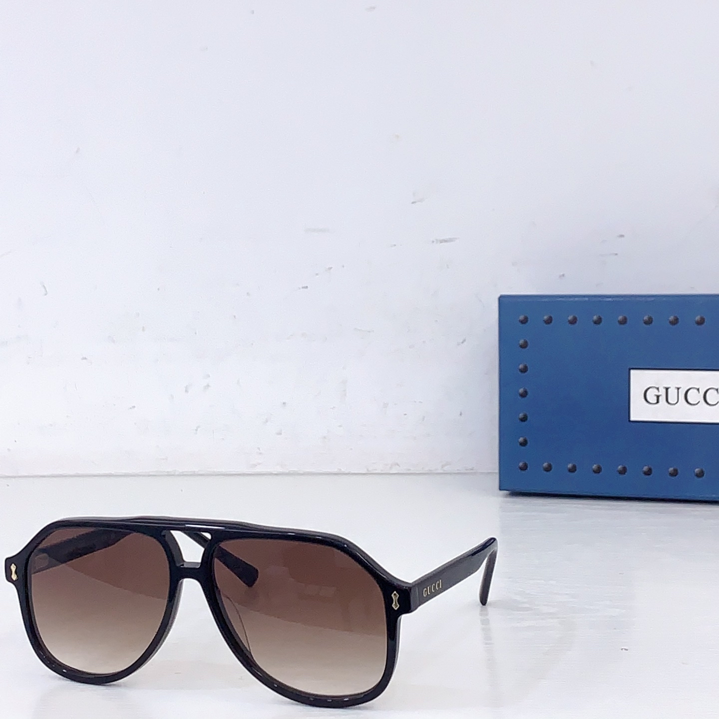 Gucci GUCC*