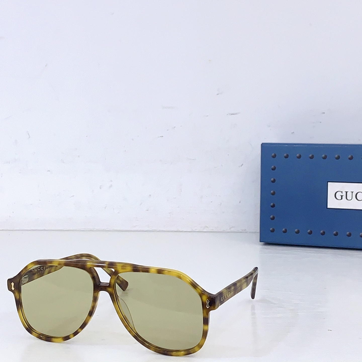 Gucci GUCC*