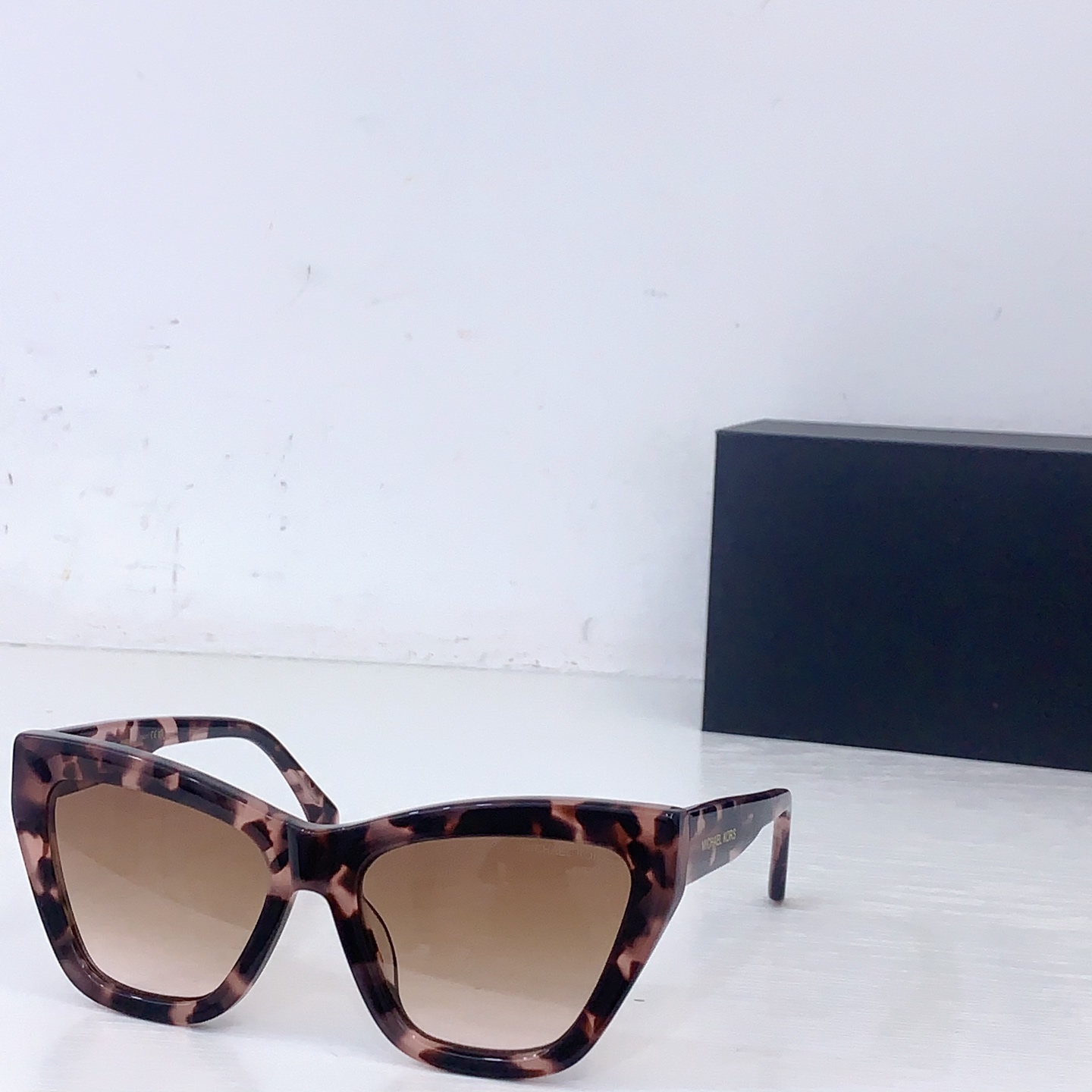 NO:827980,MICHAEL KORS MODELMK 2211U SIZE56 mouth 18- glasses sunglasses sunglasses, glasses19860909MICHAEL KORS MODELMK 2211U SIZE56口18- 眼镜墨镜太阳镜,眼镜,glasses