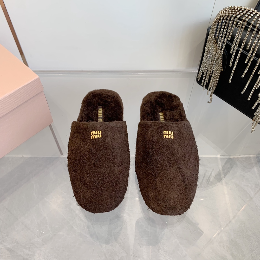 High Quality
 Louis Vuitton Shoes Half Slippers Mules Best Designer Replica
 Rubber Wool Fall Collection