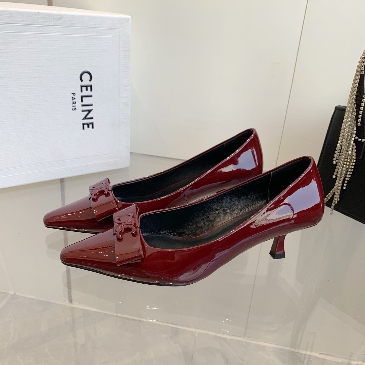 Celine Triomphe T-Strap Kitten Heels in Patent Calfskin - Elegant & Chic 4 i1739946738084 1679 0 1